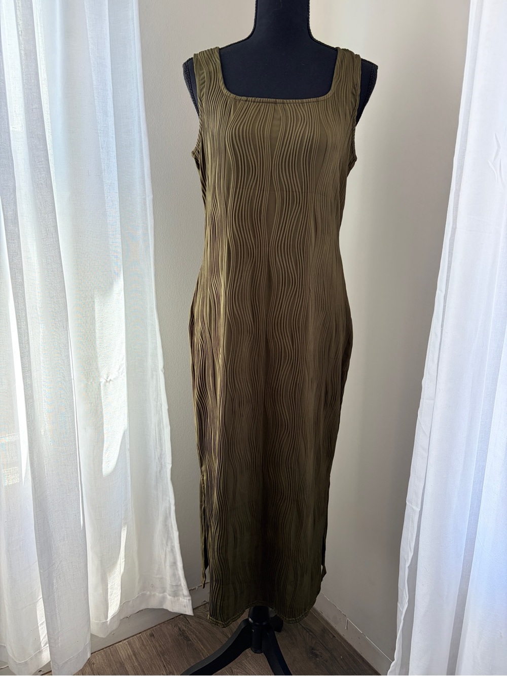 EUC Stretchy Fitted Olive Green Sleeveless Maxi Dress size L